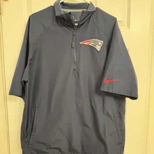 Nike Dri-FIT New England Patriots Short Sleeve Windbreaker – Size Medium